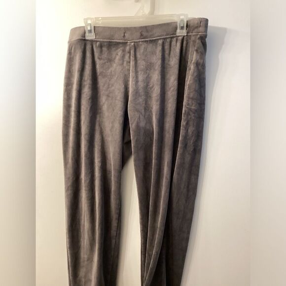 House of Harlow 1960 Lounge Ribbed Velour Pajama set Gray‎ - Picture 8 of 16